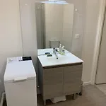 Daire T2 En Centre-ville Avec Balcon, Parking Prive Et Equipements Bebe A - Fr-1-482-99 *