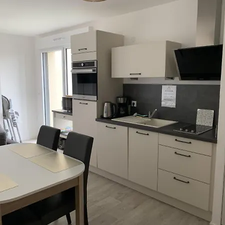 T2 En Centre-ville Avec Balcon, Parking Prive Et Equipements Bebe A - Fr-1-482-99 Daire Fort-Mahon-Plage