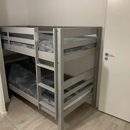 T2 En Centre-ville Avec Balcon, Parking Prive Et Equipements Bebe A - Fr-1-482-99