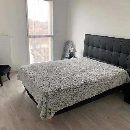 T2 En Centre-ville Avec Balcon, Parking Prive Et Equipements Bebe A - Fr-1-482-99 アパート *