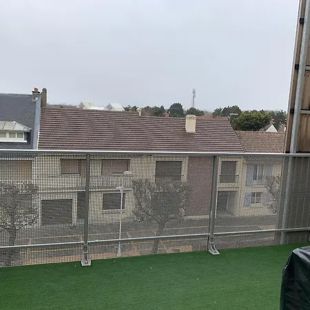 Daire T2 En Centre-ville Avec Balcon, Parking Prive Et Equipements Bebe A - Fr-1-482-99